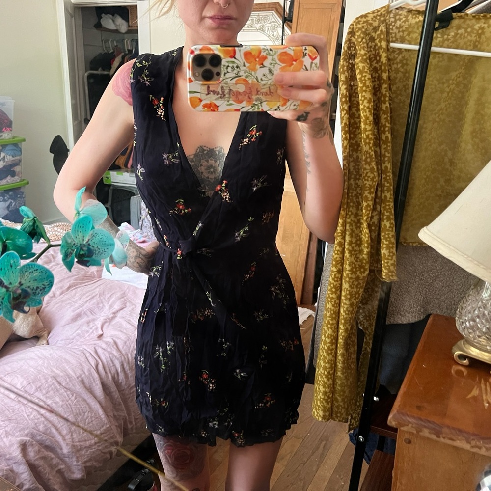 LIMITED AMERICA size small 90s vintage floral wrap mini dress